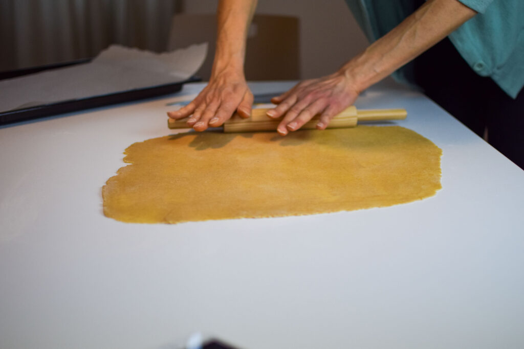 Impasto chiacchiere steso.